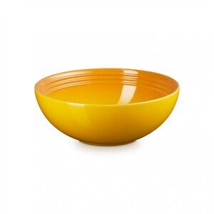 NEW Le Creuset Stoneware Vancouver Serving Bowl 2 3/8 qt 9 3/8 in Nectar Yellow